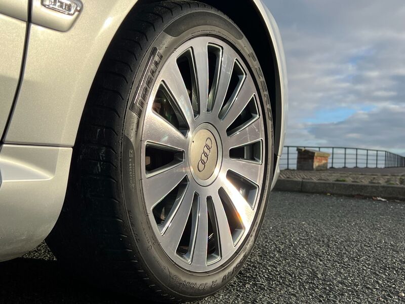 AUDI A8
