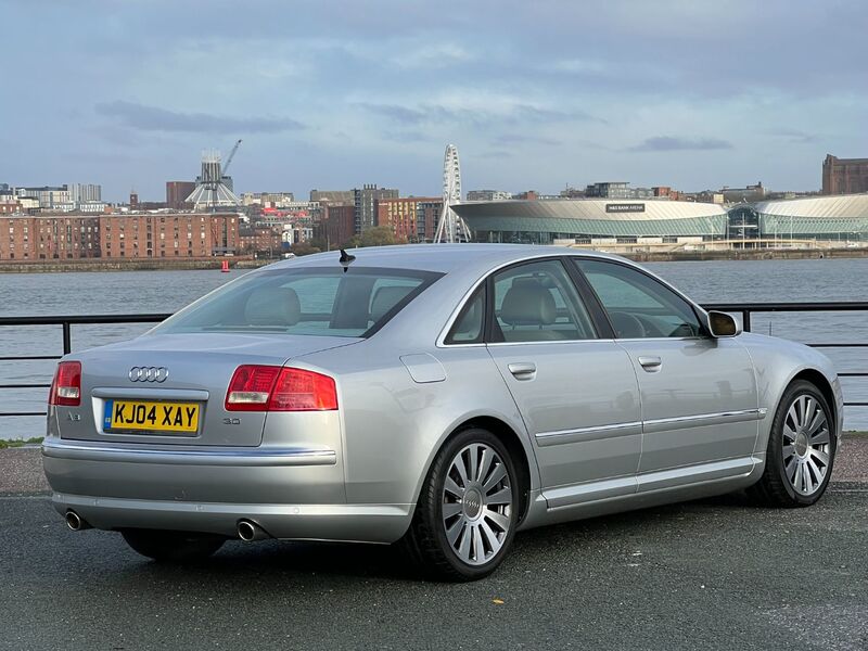 AUDI A8