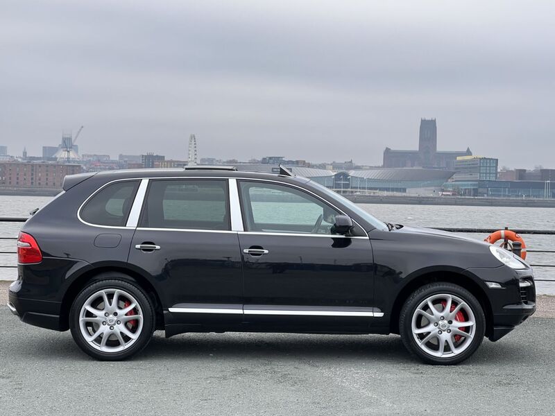 View PORSCHE CAYENNE TURBO