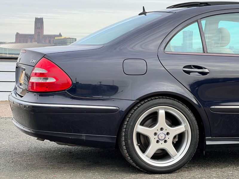 View MERCEDES-BENZ E CLASS E320 CDI AVANTGARDE