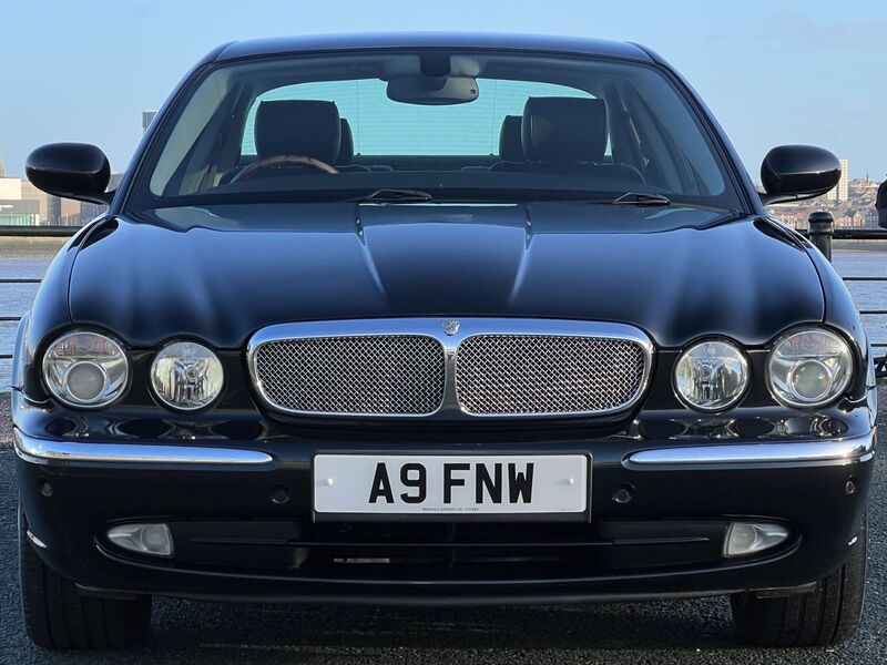 JAGUAR XJ