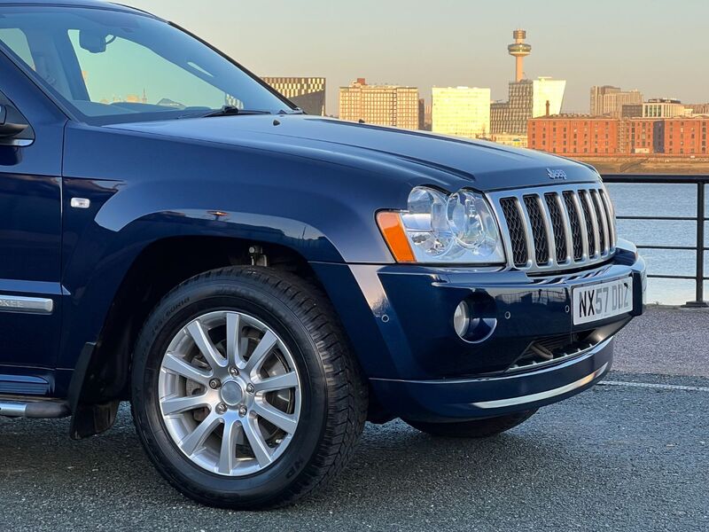 View JEEP GRAND CHEROKEE 5.7 V8 HEMI OVERLAND