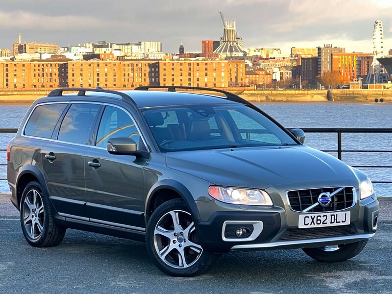 View VOLVO XC70 D5 SE LUX AWD