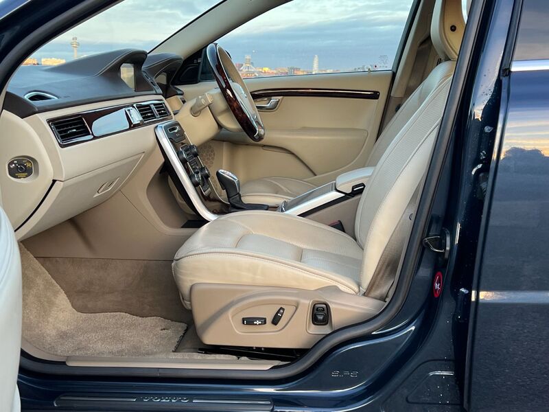 VOLVO S80