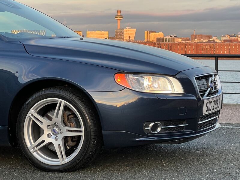 View VOLVO S80 T6 EXECUTIVE AWD