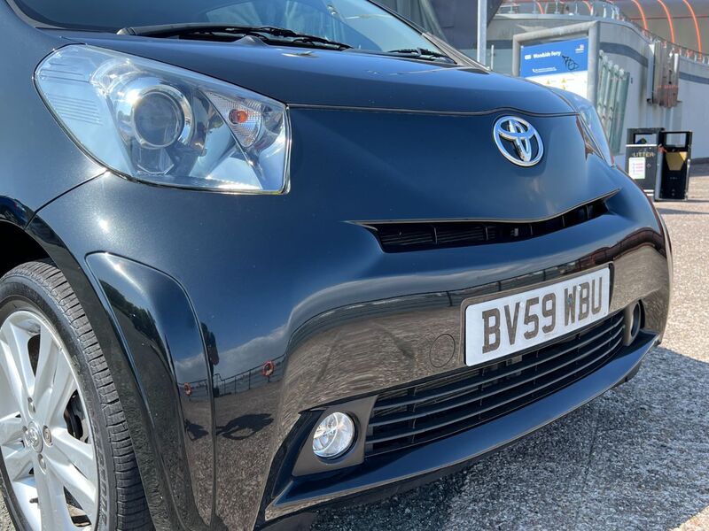 TOYOTA IQ