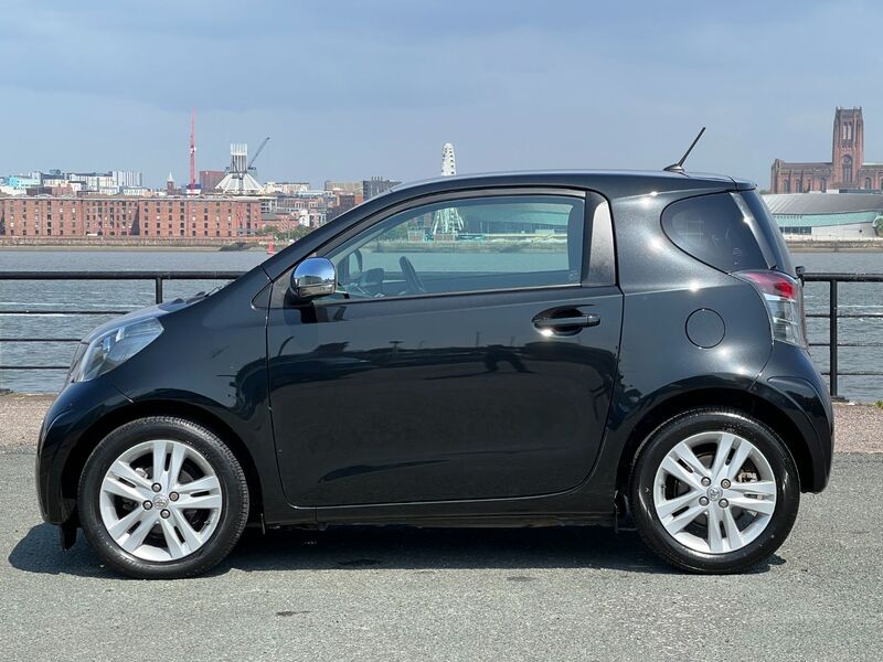 TOYOTA IQ