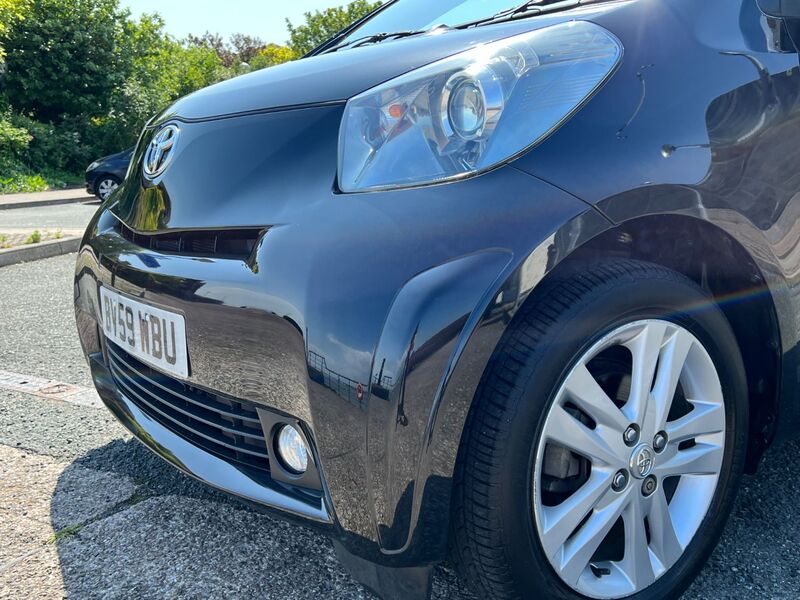 TOYOTA IQ