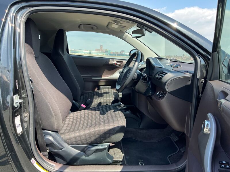 TOYOTA IQ