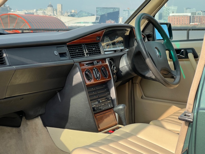 MERCEDES-BENZ 190