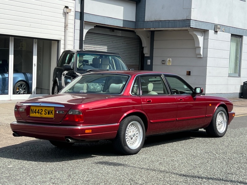 View JAGUAR XJ6 AUTO