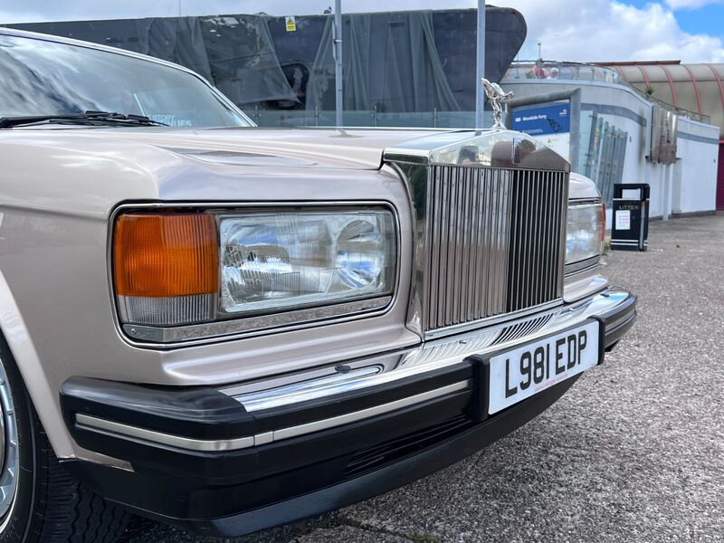 ROLLS-ROYCE SILVER SPIRIT