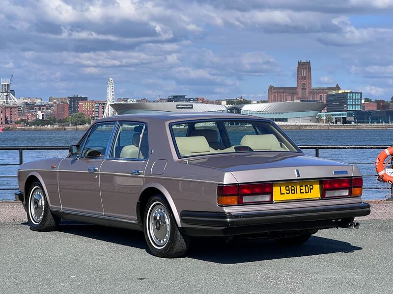 ROLLS-ROYCE SILVER SPIRIT