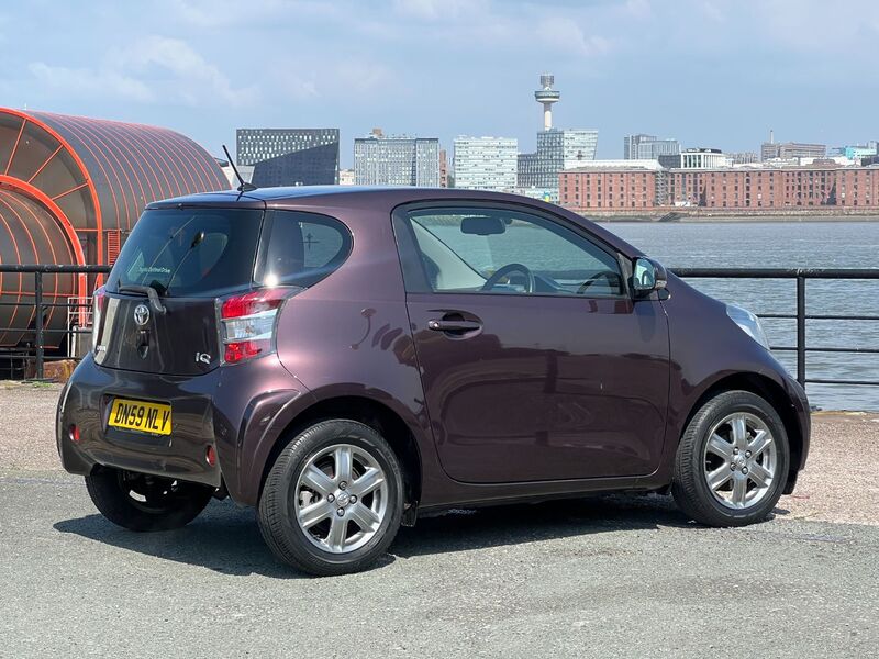 TOYOTA IQ