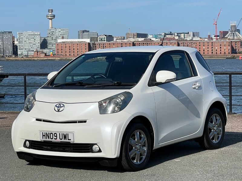 TOYOTA IQ