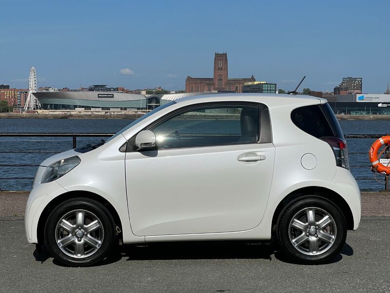 TOYOTA IQ