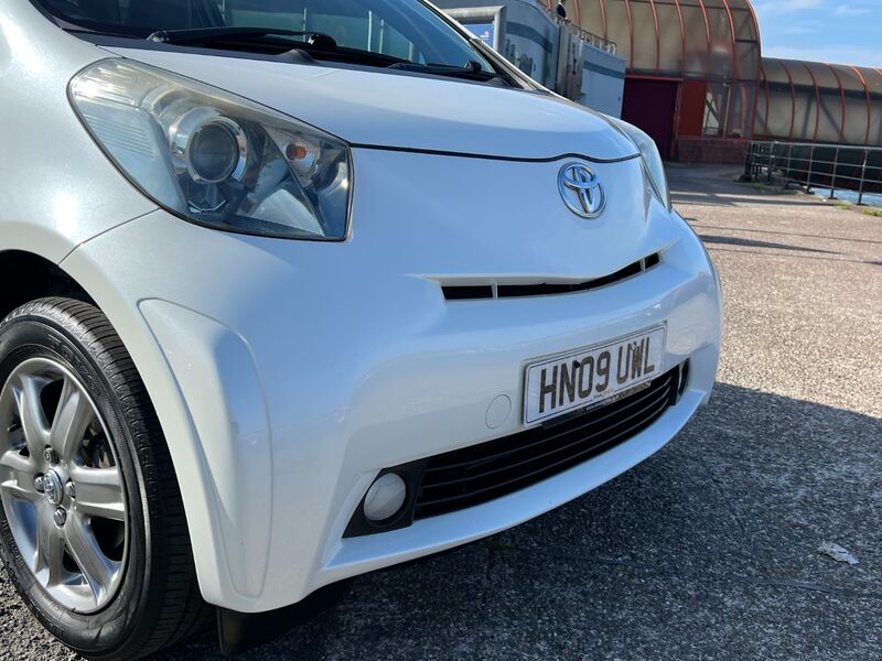 TOYOTA IQ