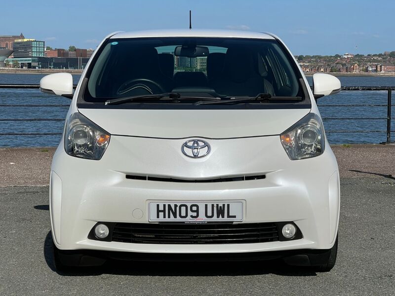 TOYOTA IQ