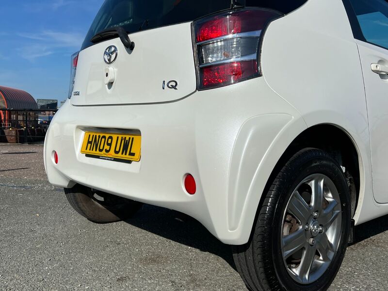 TOYOTA IQ