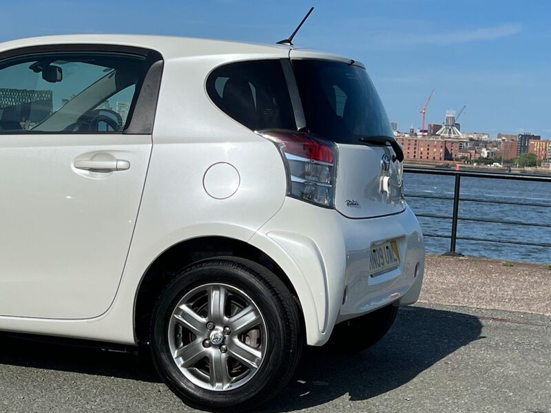 TOYOTA IQ