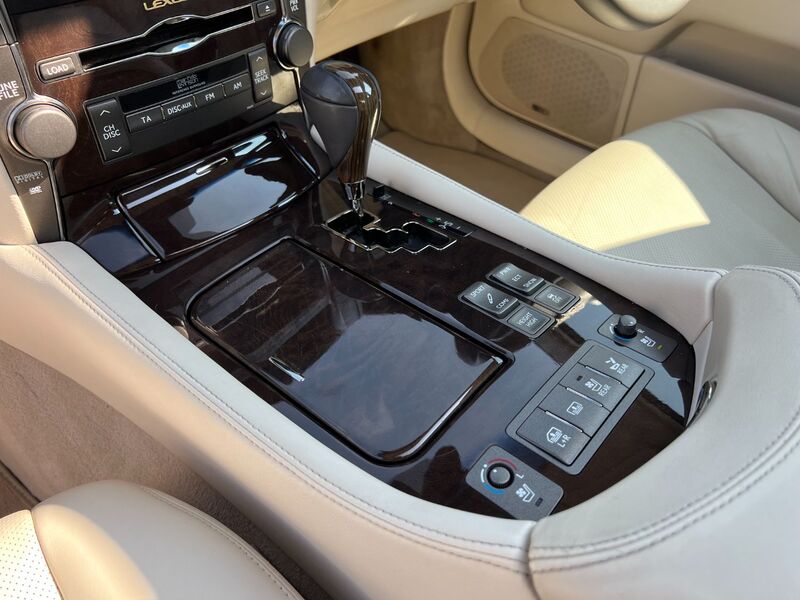 LEXUS LS
