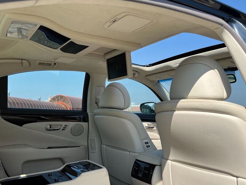 LEXUS LS