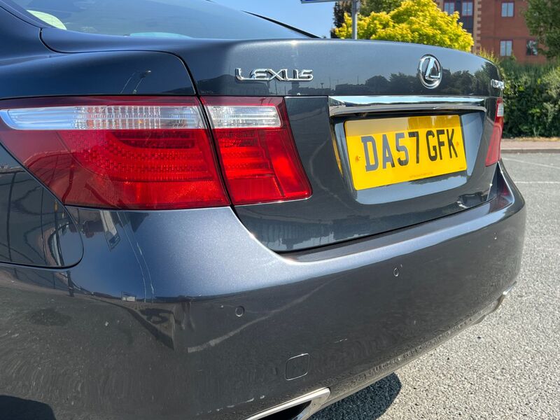 LEXUS LS