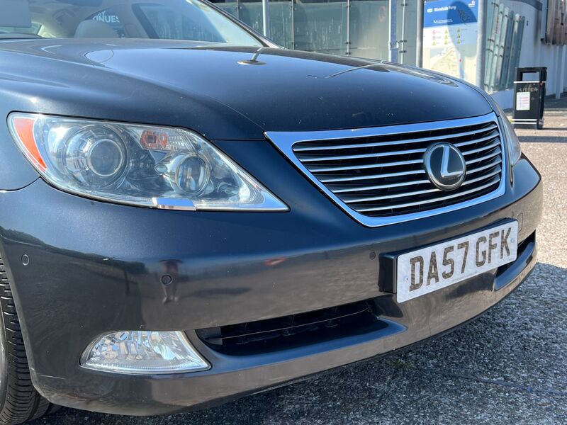 LEXUS LS