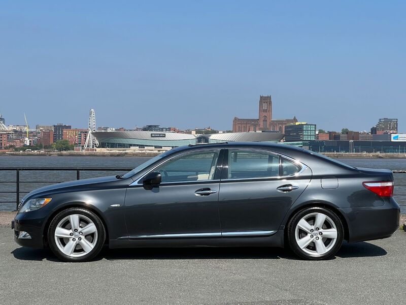 LEXUS LS