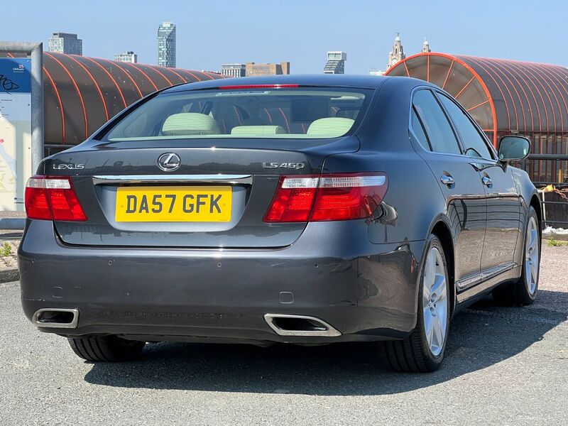 LEXUS LS