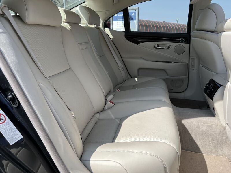 LEXUS LS