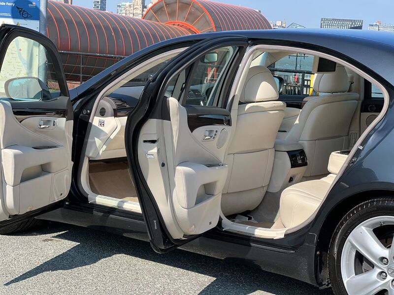 LEXUS LS