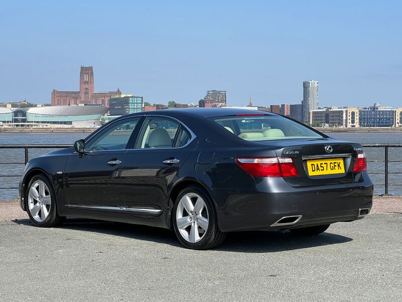 LEXUS LS