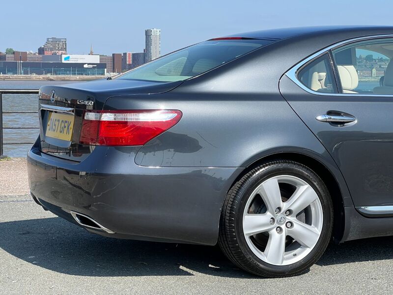 LEXUS LS