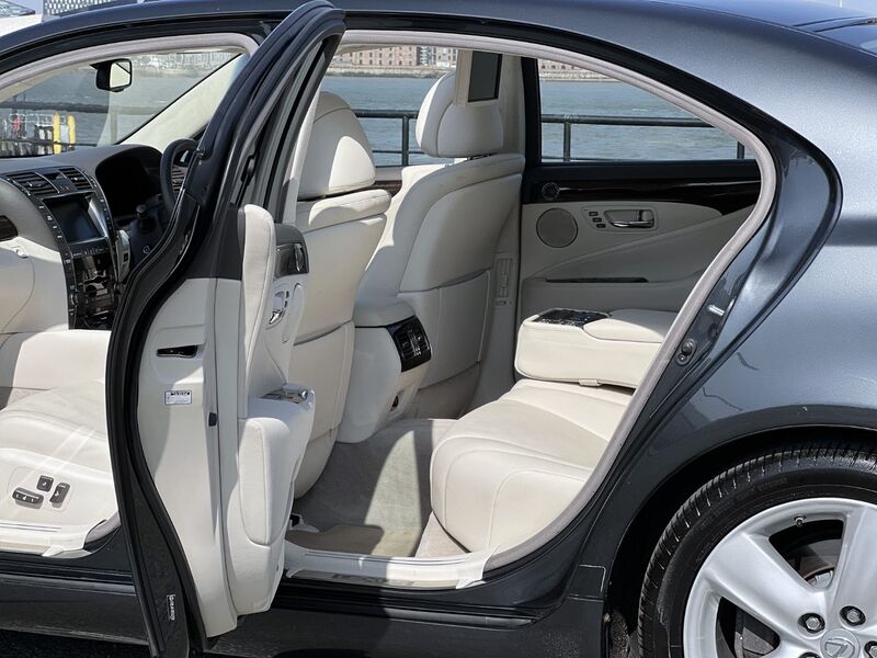 LEXUS LS