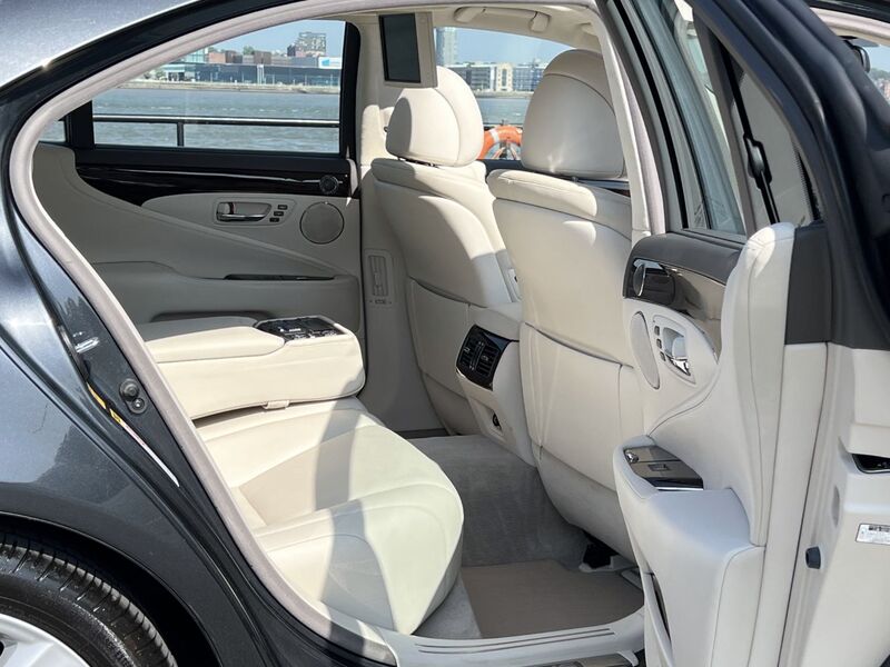 LEXUS LS