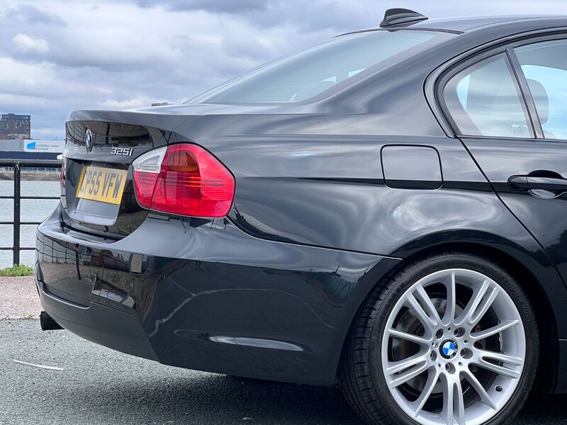 View BMW 3 SERIES 325I M SPORT