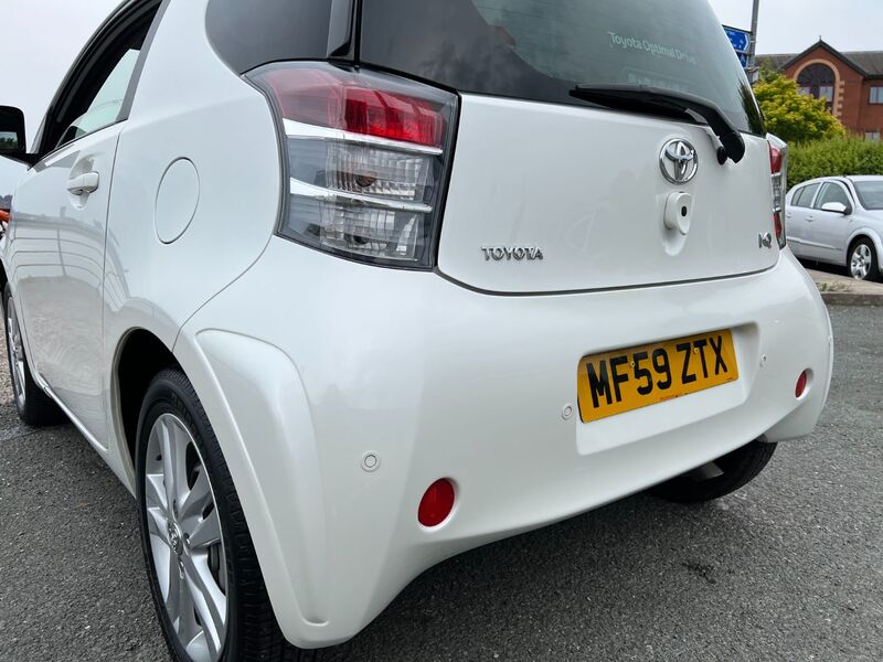 TOYOTA IQ