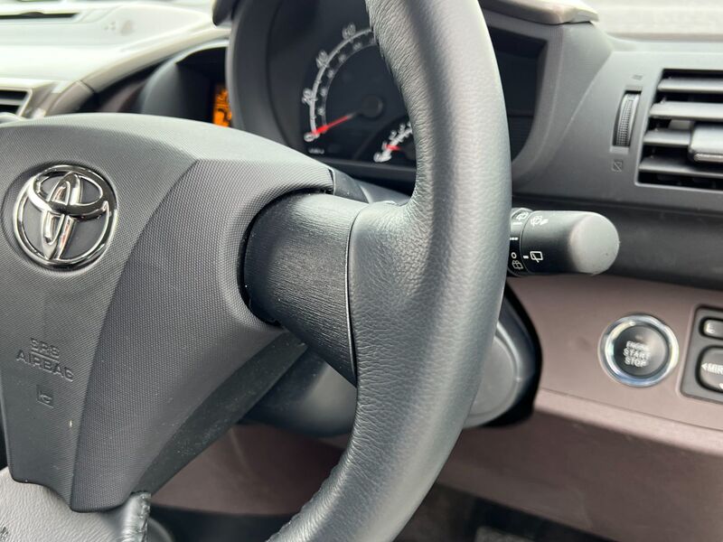 TOYOTA IQ