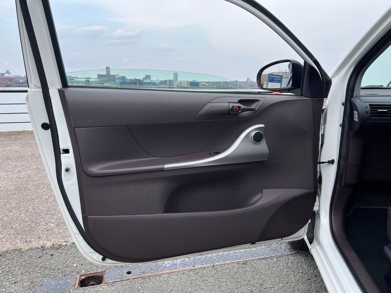 TOYOTA IQ