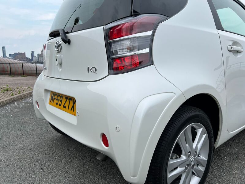 TOYOTA IQ
