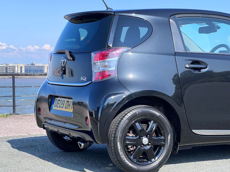 TOYOTA IQ