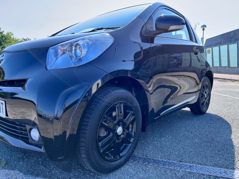 TOYOTA IQ