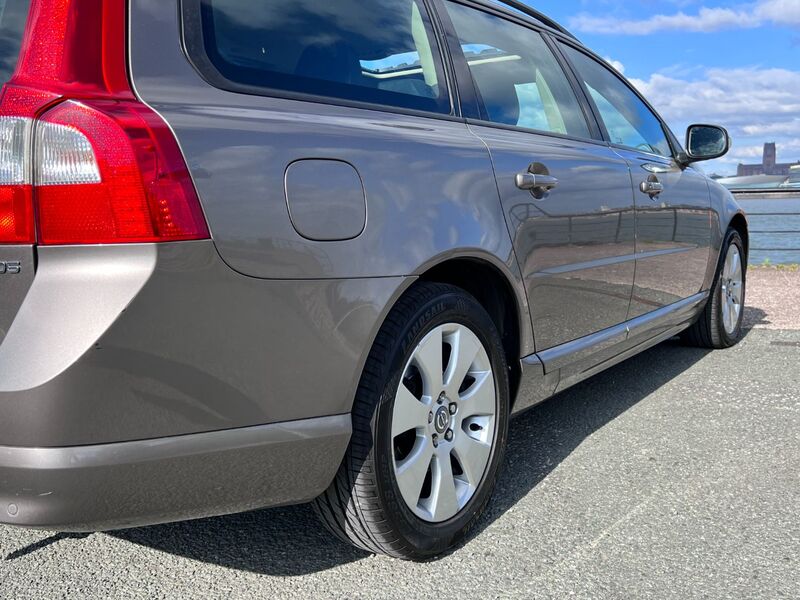 VOLVO V70