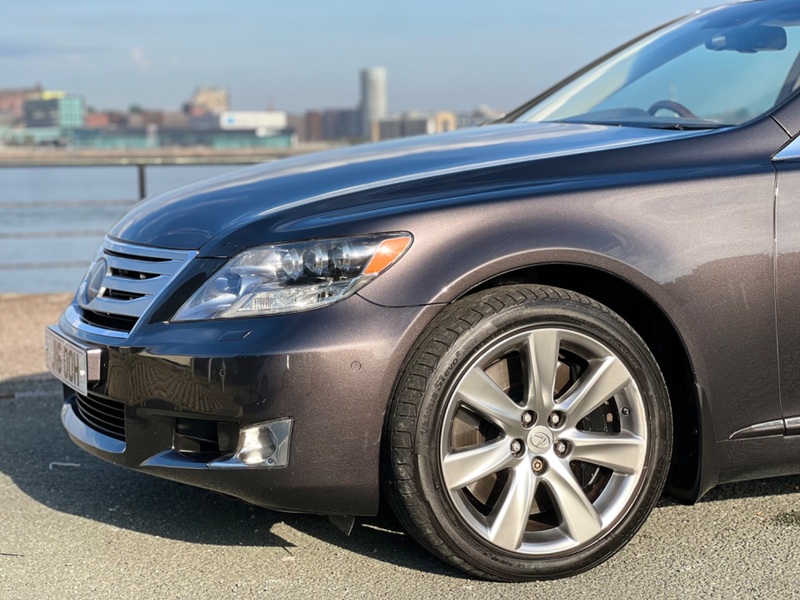 LEXUS LS