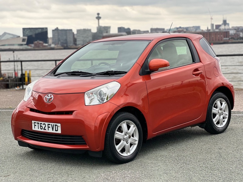 TOYOTA IQ