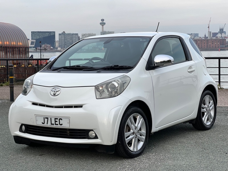 TOYOTA IQ