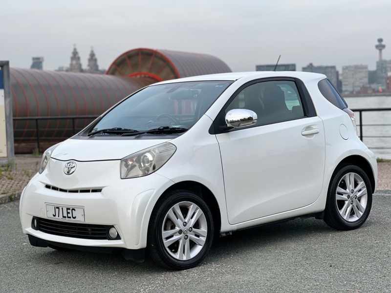 TOYOTA IQ