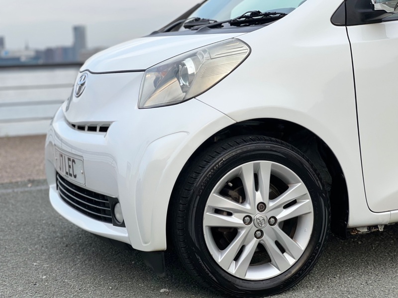 TOYOTA IQ