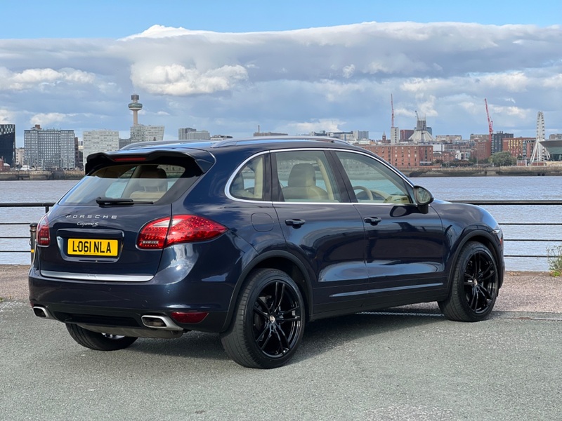 PORSCHE CAYENNE